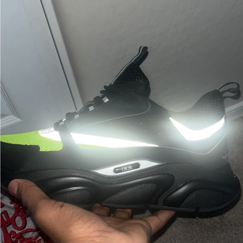 Dior b22